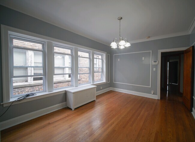 Building Photo - 7951 S Yates Blvd