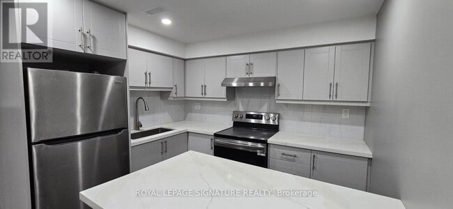 Building Photo - 165 Bathgate Dr
