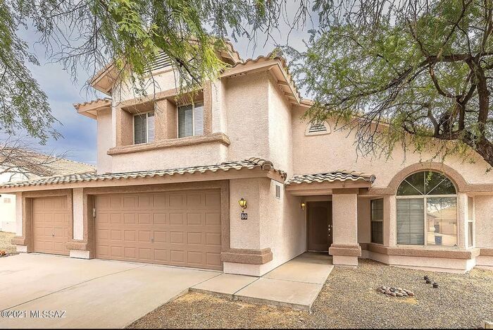 Primary Photo - Stunning Oro Valley 5 bedroom with pool !