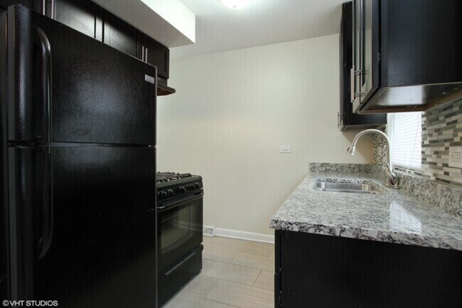 Building Photo - 6225 S Indiana Ave