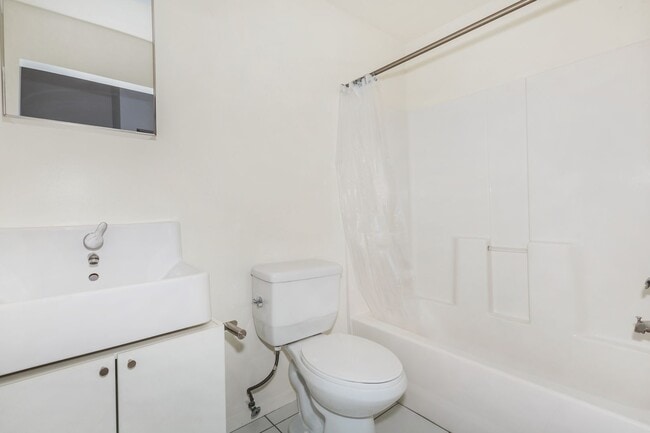 Interior Photo - Aqua Courtyard Suites