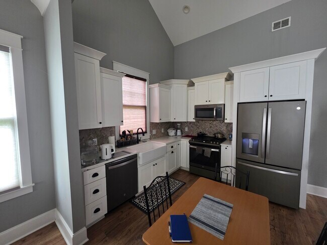 Foto del edificio - 107 Cottage Ln