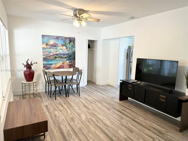 Foto del edificio - 301 NE 15th Ave