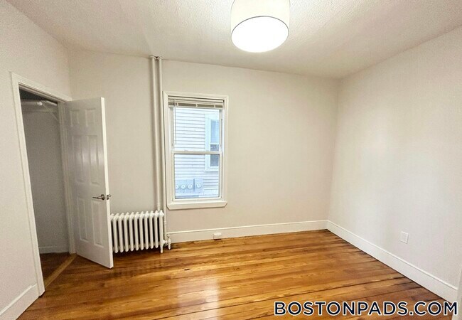Foto del edificio - 153 E Cottage St
