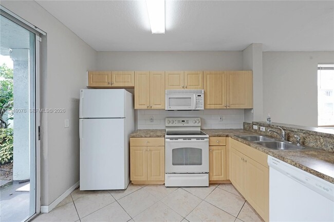 Foto del edificio - 3533 Sonoma Dr