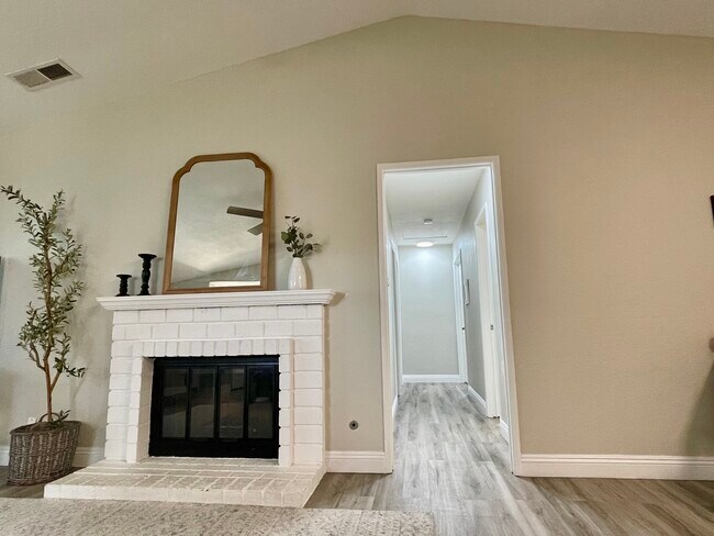 Building Photo - 3817 Antelope Creek Dr