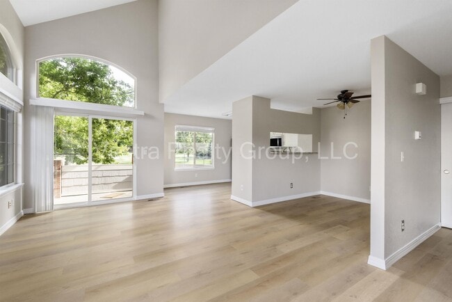 Building Photo - 9585 Deer Horn Ct