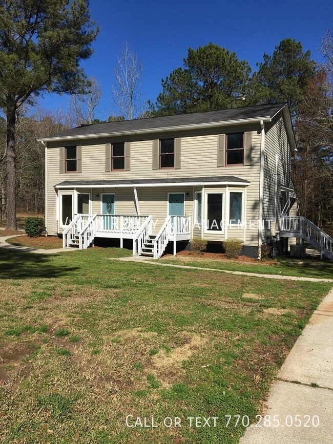 Building Photo - 3BR/2BA Duplex Home