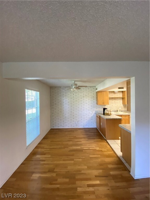 Building Photo - 3157 Pinehurst Dr
