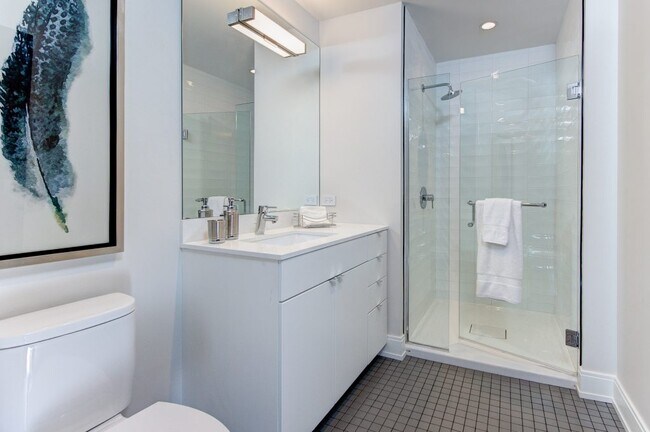 Foto del edificio - 921 W Belmont Ave