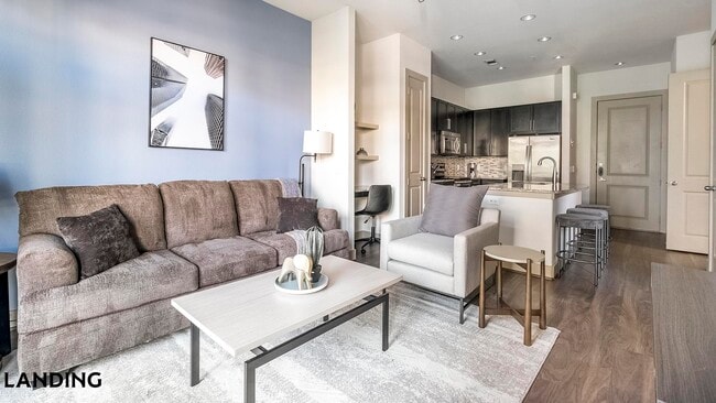 Building Photo - 2626 Fountain View Dr