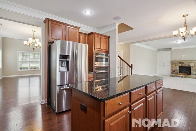 Building Photo - Spacious 5BR House in Cumming