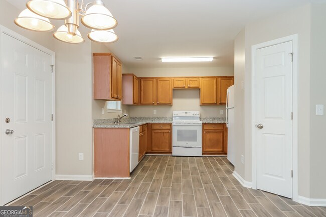 Building Photo - 312 Harris Ave