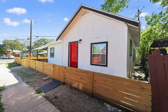 Building Photo - 427 Floyd Ave