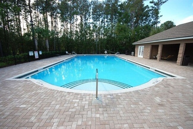 Foto del edificio - 2/2 Condo  in Merrill Pines Gated Community