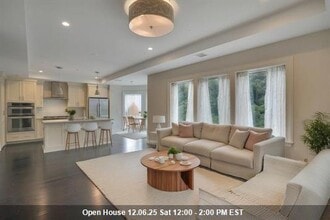 Building Photo - 55 Eton Row