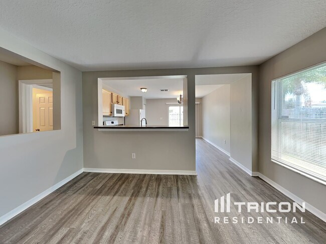 Building Photo - 9530 Simeon Dr