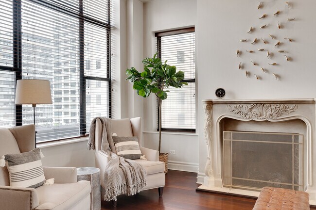 Foto del edificio - 70 E Walton St