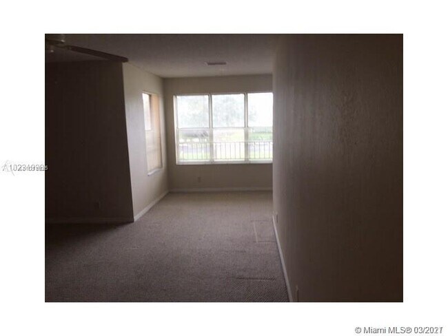 Foto del edificio - 3310 Pinewalk Dr N