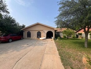 Building Photo - 106 Florida St