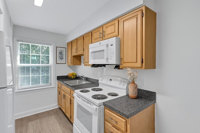 Building Photo - Worthington Woods