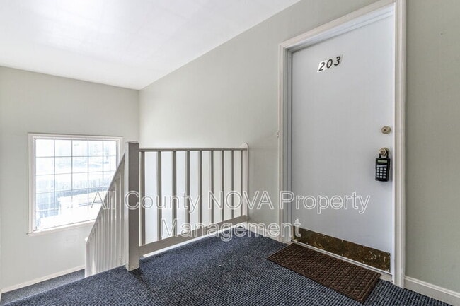 Foto del edificio - 102 Grosvenor Ln