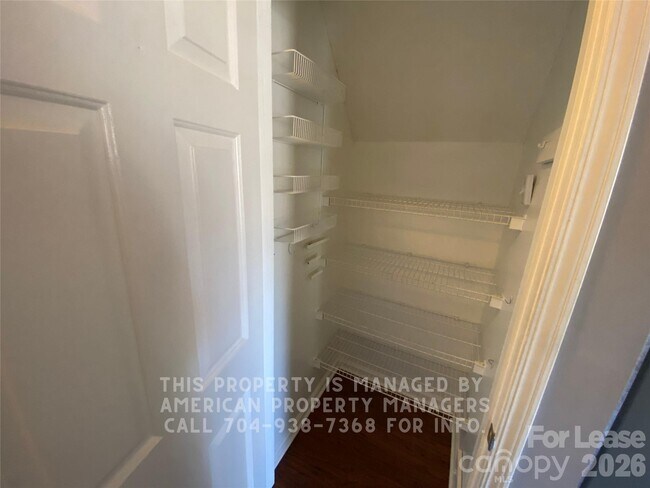 Building Photo - 1271 Midlake Ave