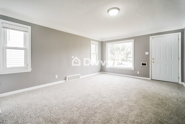 Foto del edificio - 19121 Harvard Ave, Warrensville Heights, O...