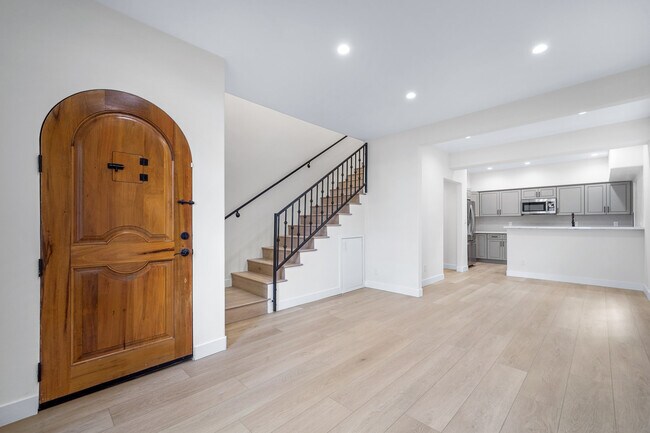 Foto del edificio - 916 Hilldale Ave