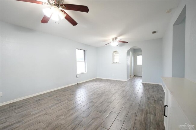 Building Photo - 4014 Aggassi Dr