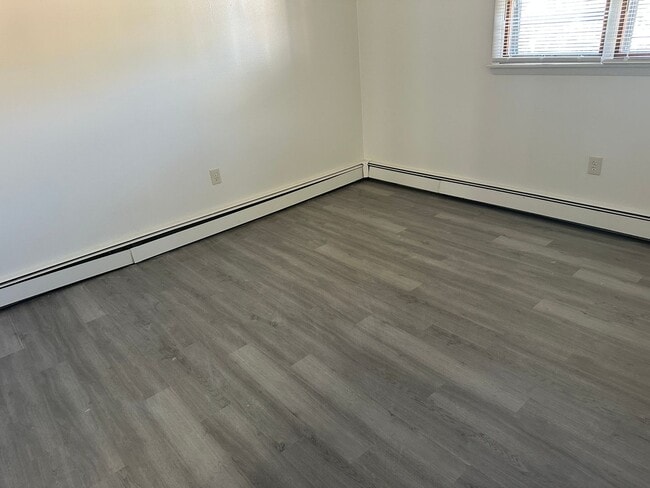 Building Photo - 1 Bedroom 1 bath 3rd floor unit in Boardman