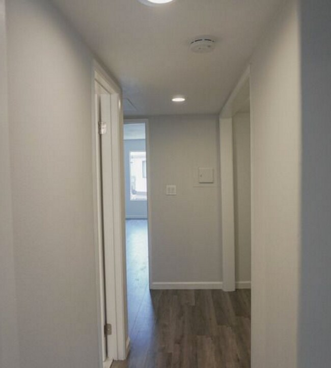 Foto del edificio - 620 W Hyde Park Blvd