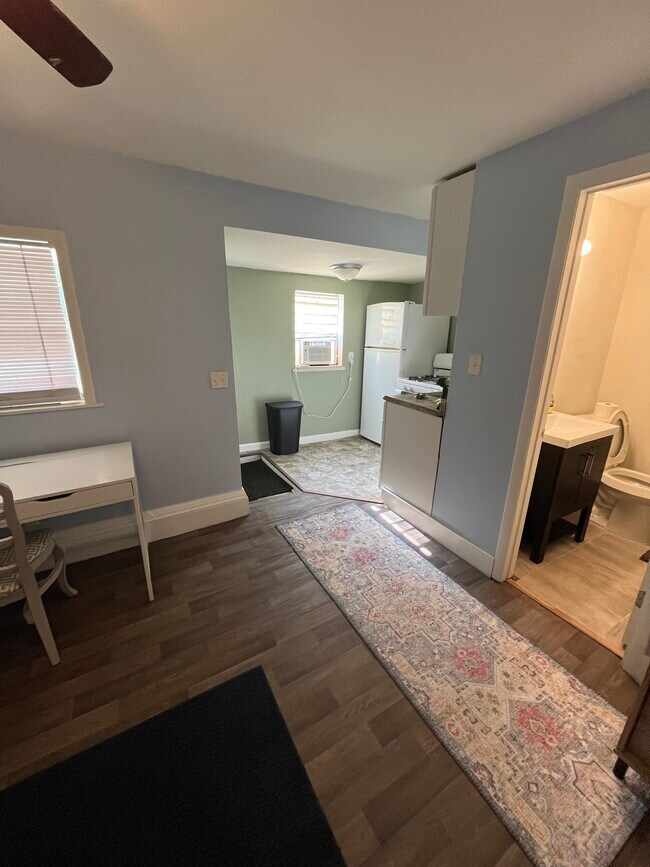 Foto del edificio - 2403 E 19th St