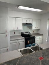 Building Photo - 10555 Turtlewood Ct