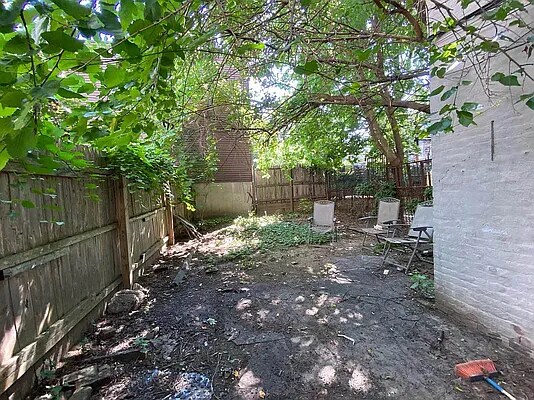 Primary Photo - 1116 Bushwick Ave