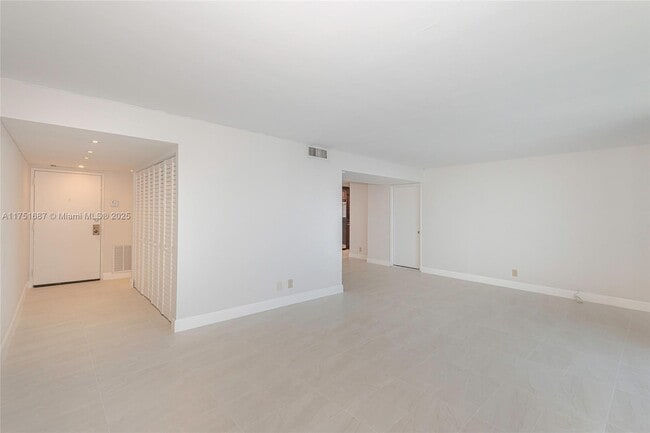 Foto del edificio - 18181 NE 31st Ct