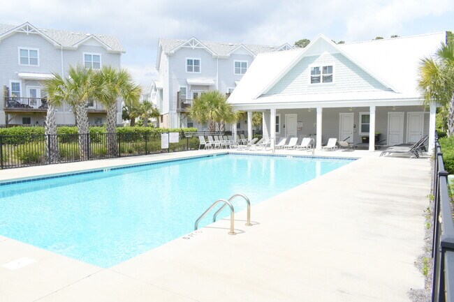 Building Photo - 4024 Tamarisk Ln