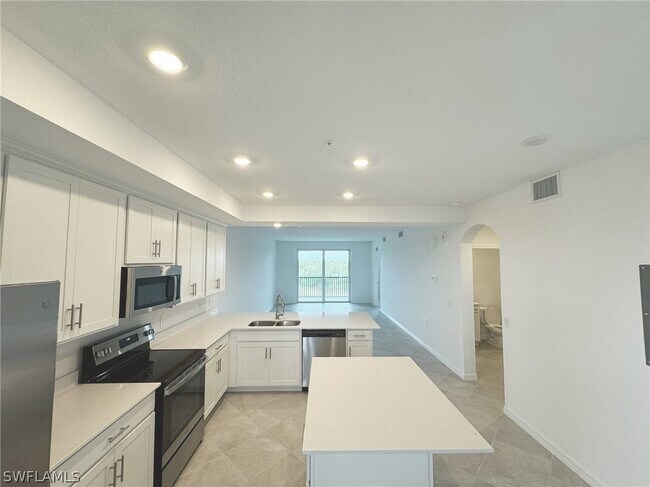 Foto del edificio - 14141 Heritage Landing Blvd