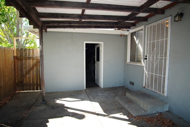 Building Photo - 2739 Kroy Way