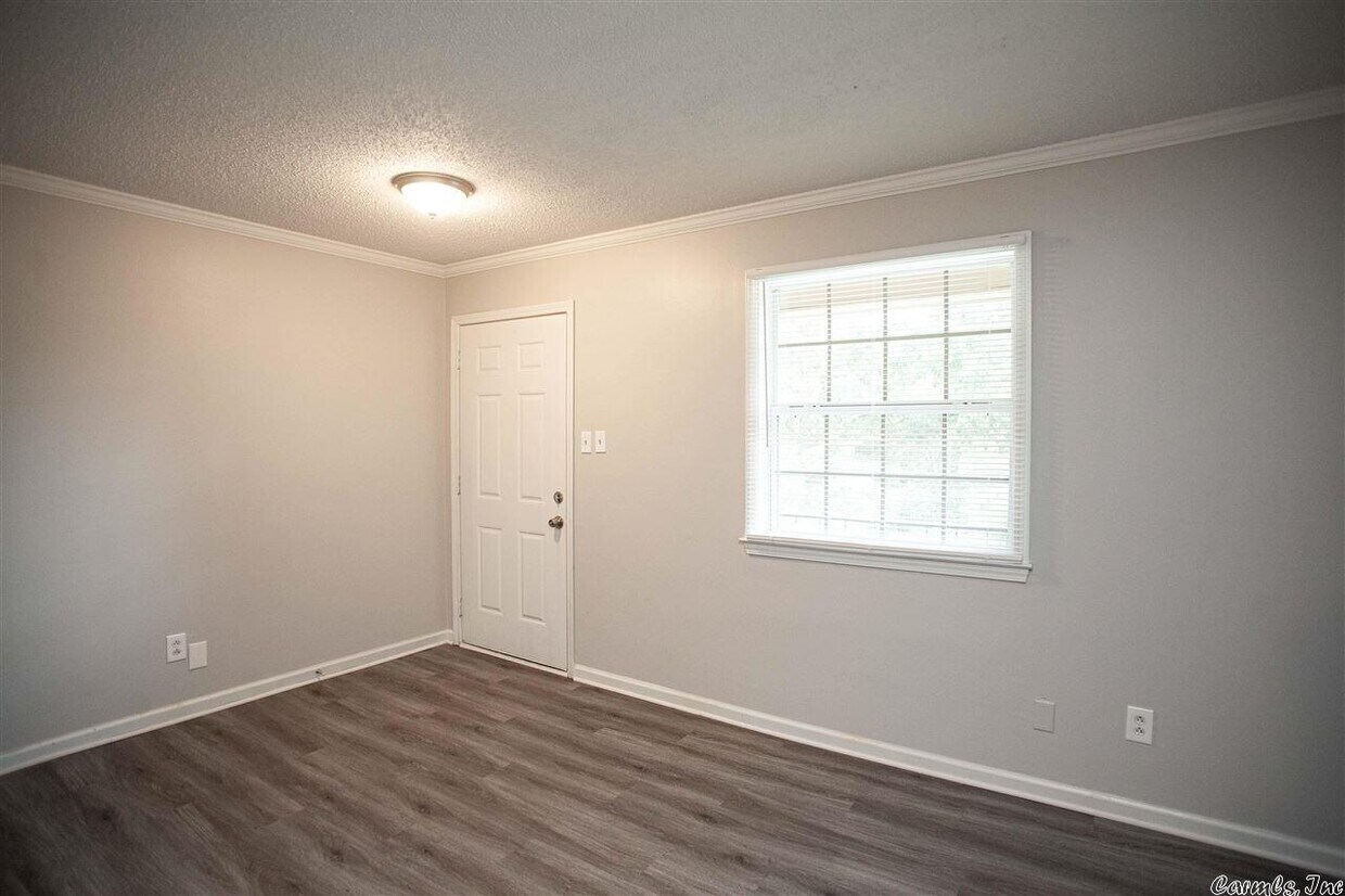 Foto principal - 9101 N Rodney Parham Rd