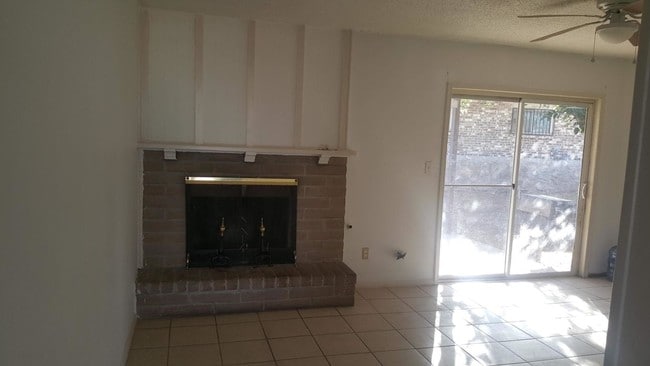 Foto del edificio - 10109 Kirwood St