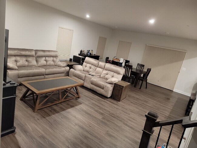 Foto del edificio - 11273 Wheeler Ridge Dr