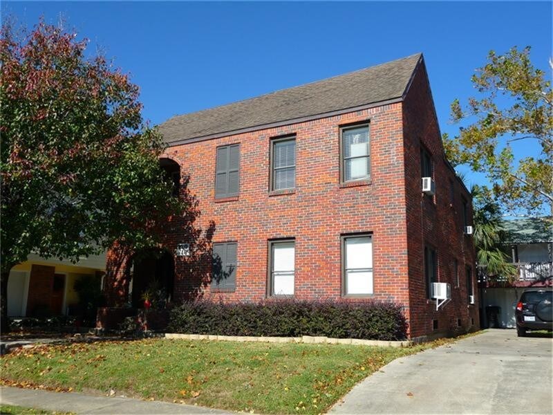 Primary Photo - 320 W Saulnier St