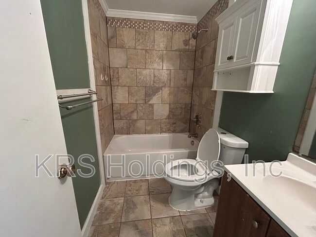 Building Photo - 4105 Stillwood Ct