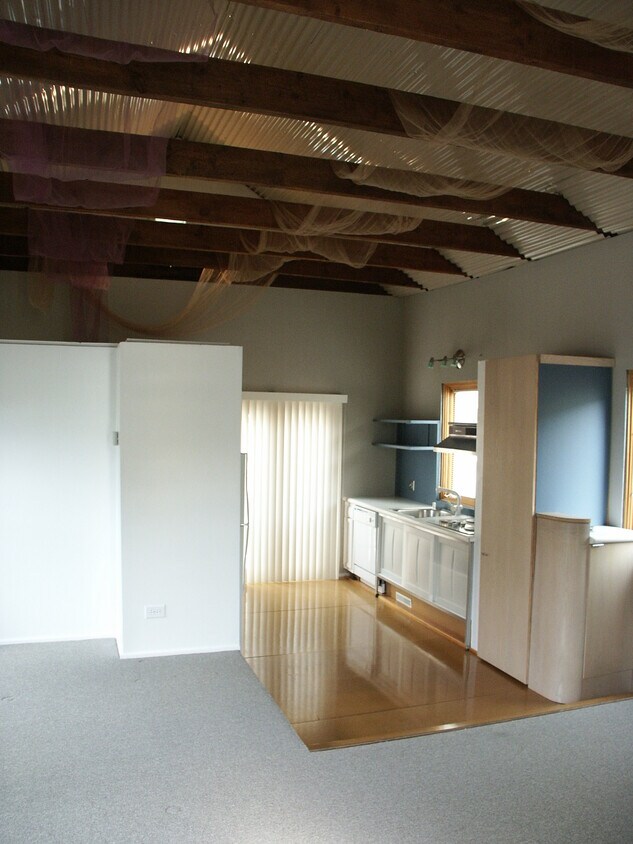 Vista hacia la cocina - 2622 N Burling St