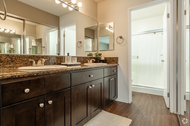 2BR, 2BA - Cannes - 1,185SF - Bathroom - Versailles on the Lake Apartments