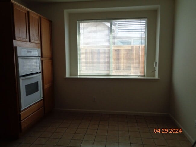 Building Photo - 2031 Red Sunset Ct
