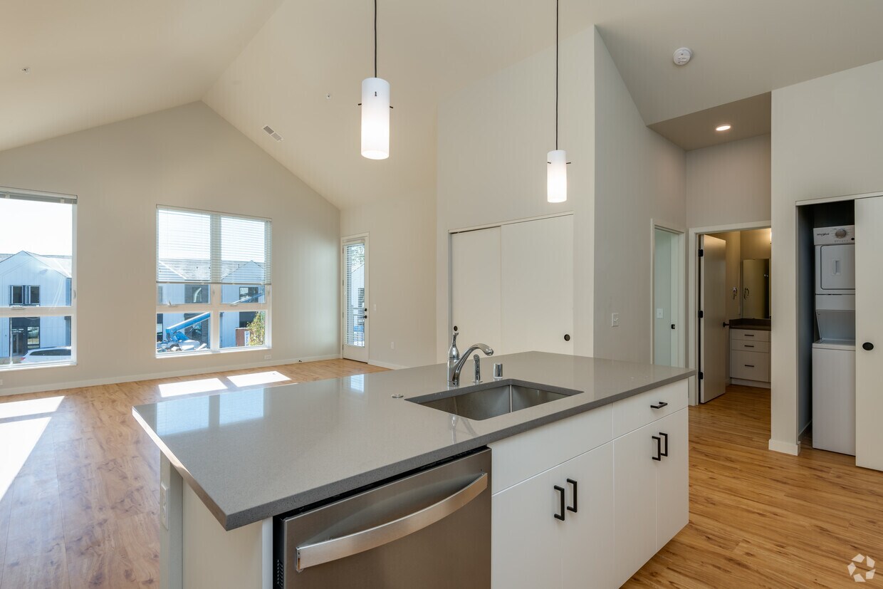 Woodnote Residences Apartments 410460 Campus Dr Hartland, WI