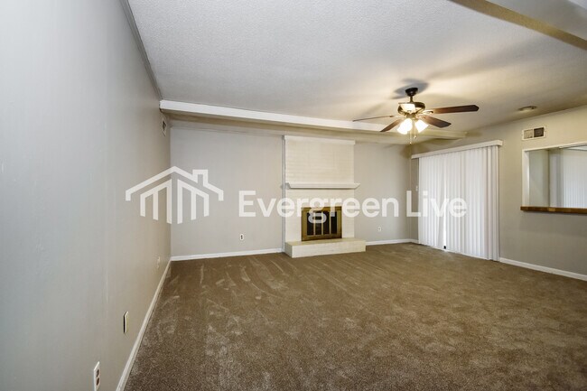 Building Photo - 6677 Silhouette Ave