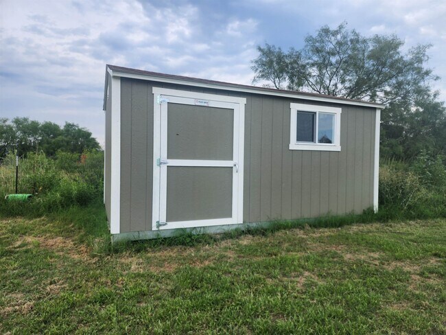 Building Photo - 624 CR 408